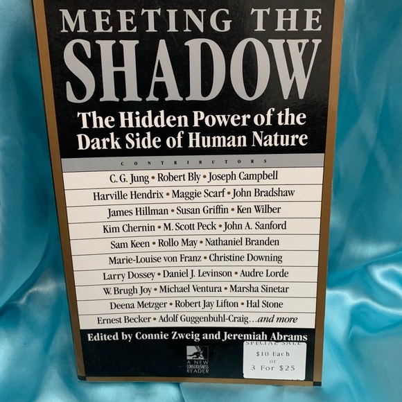 Books - Picture 4 of 8